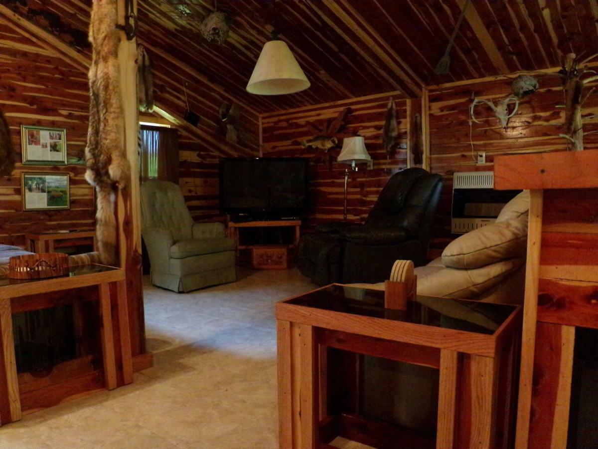 Cedar Cabin Located On A Buffalo Farm Marshall Eksteriør billede
